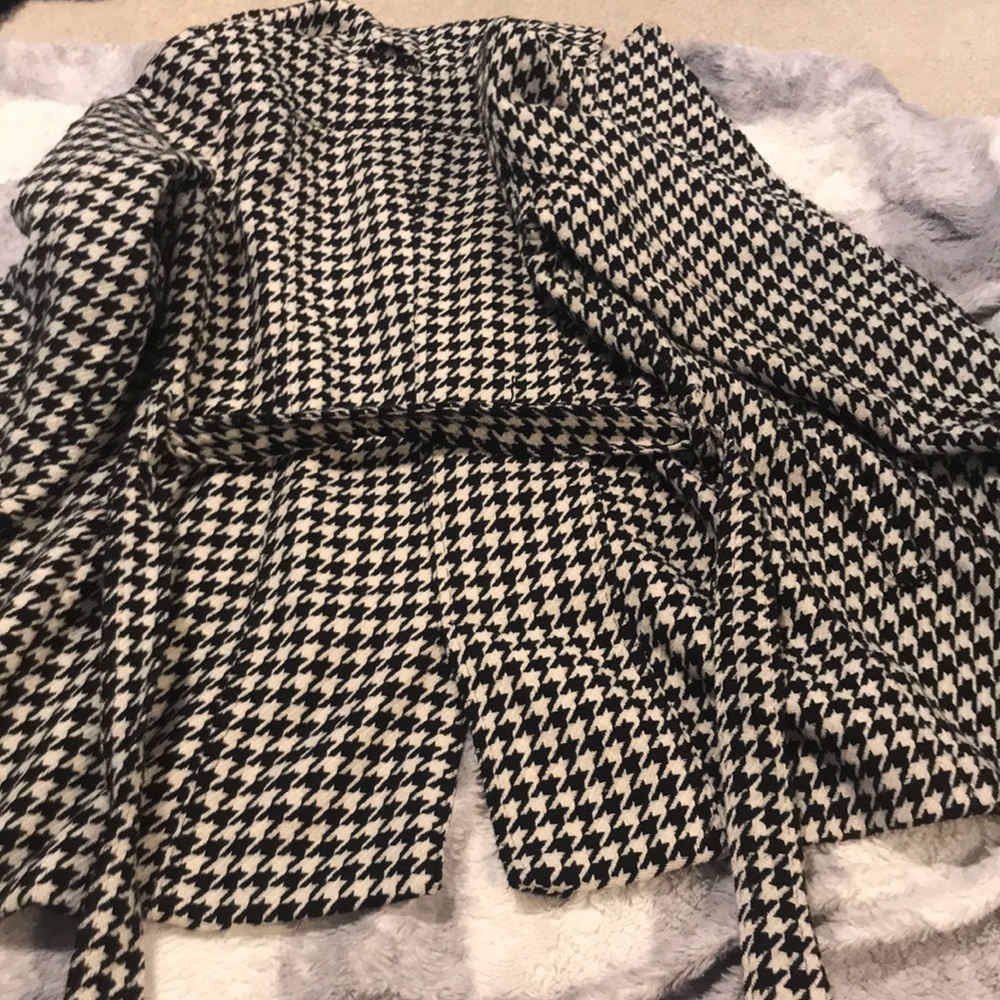 Coat - Picture 4 of 4